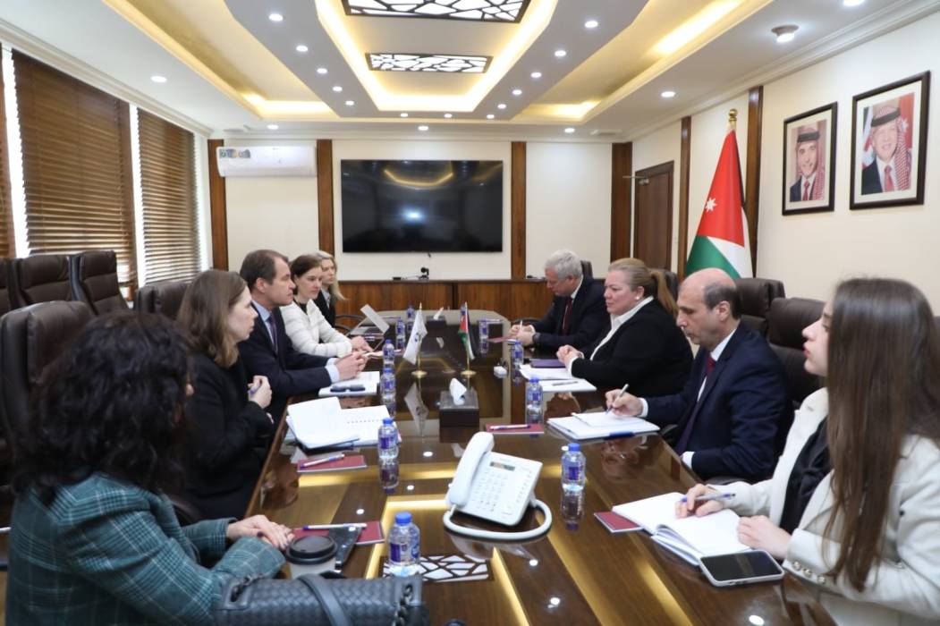 وزيرة التخطيط والتعاون الدولي تلتقي النائب الأول لرئيس البنك الأوروبي لإعادة الإعمار والتنمية