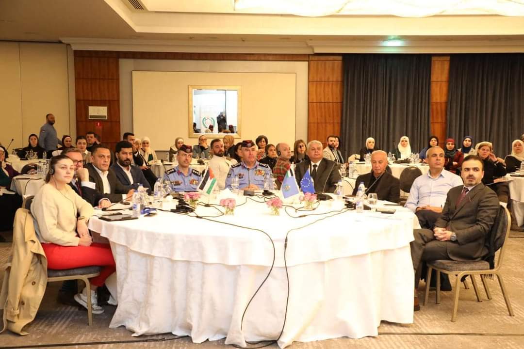 إدارة حماية الأسرة والأحداث تنظم ورشة عمل تعريفية بمركز خدماتها المتكامل