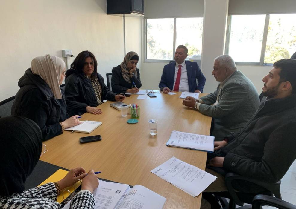 بلدية غرب إربد تبحث إنشاء مشاريع تنموية