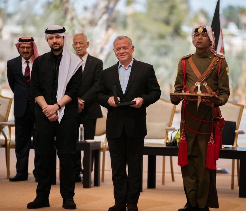 الملك ينعم بميدالية اليوبيل الفضي على شخصيات ومؤسسات في معان...اسماء