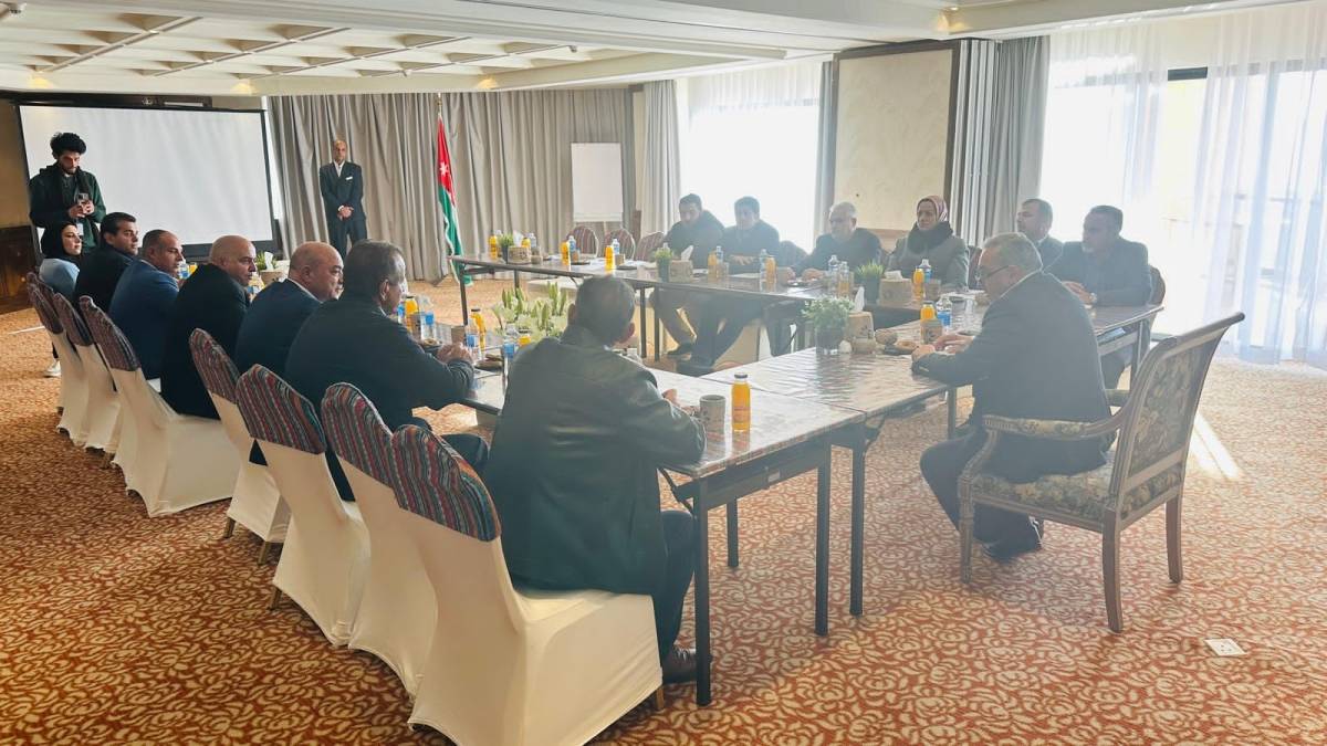 إقليم البترا يبحث الوضع السياحي الراهن مع عدد من صناع السياحة في البترا