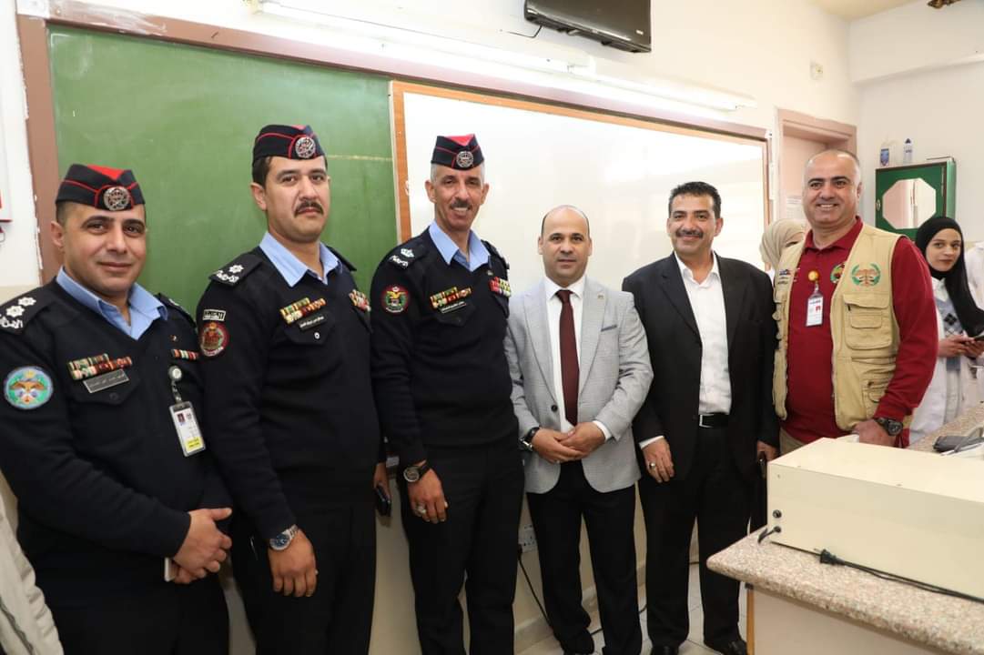 الشرطة المجتمعية تنظم يوم طبي في شرق عمان ...صور