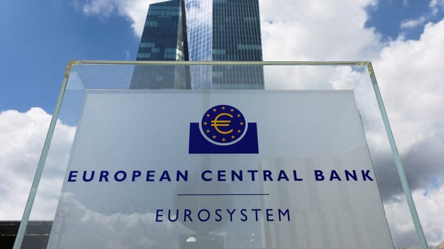 لوموند: انخفاض التضخم في منطقة اليورو لن يُخفض أسعار الفائدة