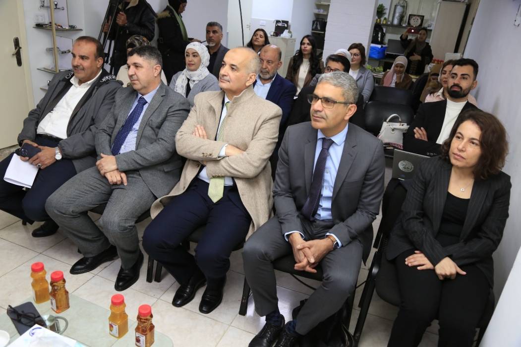 امين عام سلطة المياه والسفير الكندي يطلقان مشروع نساء قياديات بلا حدود ...صور