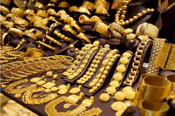 المجوهرات ومحضرات الصيدلة تتصدر قائمة الصادرات الوطنية العام الماضي