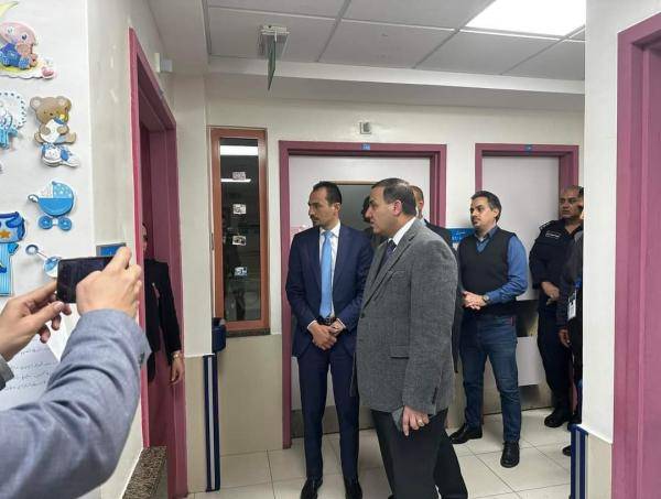 محافظ البلقاء يزور ديرعلا ومستشفى الاميرة إيمان