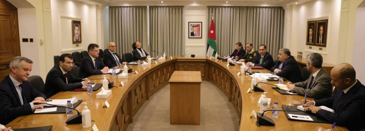 أمين عام الخارجية يلتقي المفوض الأوروبي لإدارة الأزمات