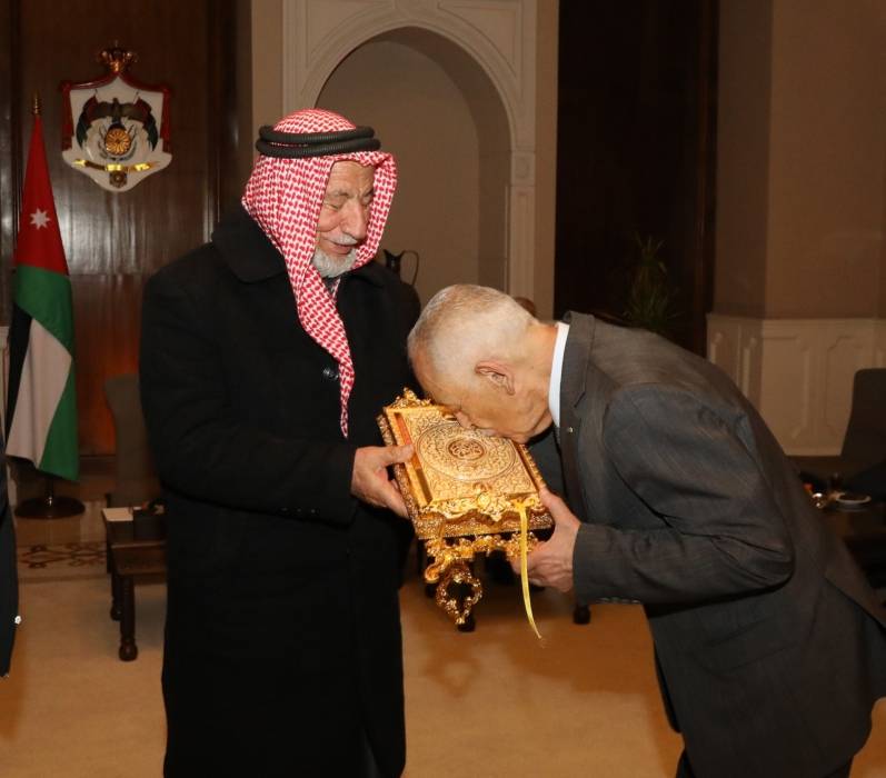 *رئيس الديوان الملكي يلتقي وفدا من عشائر أهالي صور باهر*