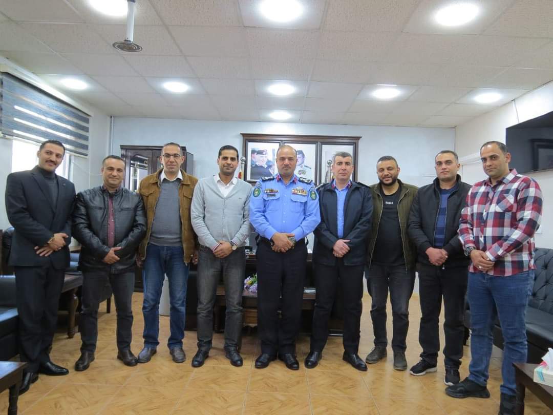 العميد العبادي يكرم  عدد من مرتبات البحث الجنائي في محافظة جرش