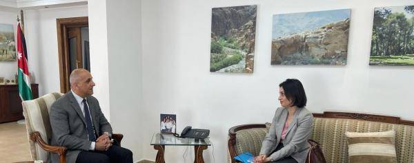 وزير البيئة يلتقي السفيرة اليونانية