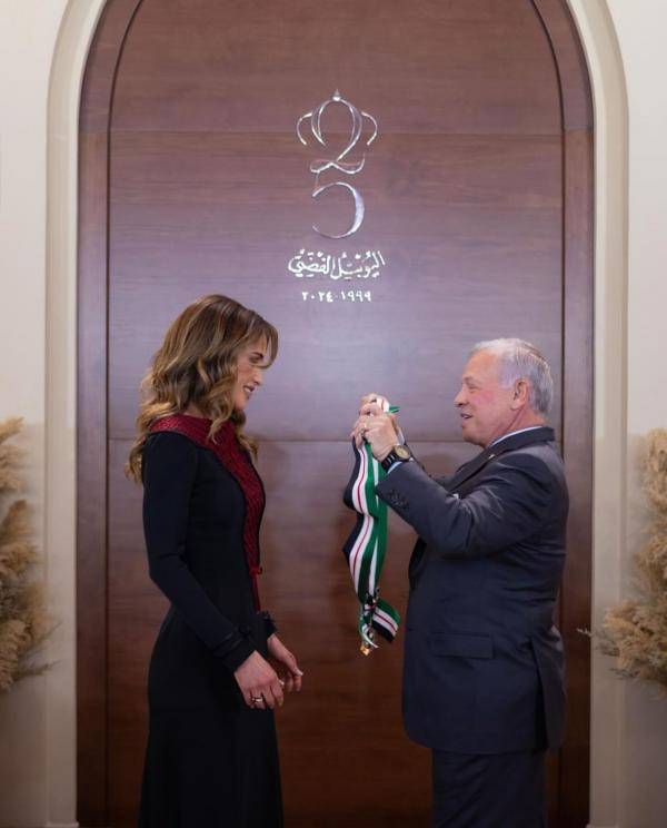 الملكة للملك: سأظل جنديةً مخلصةً في صفوفك أبا الحسين