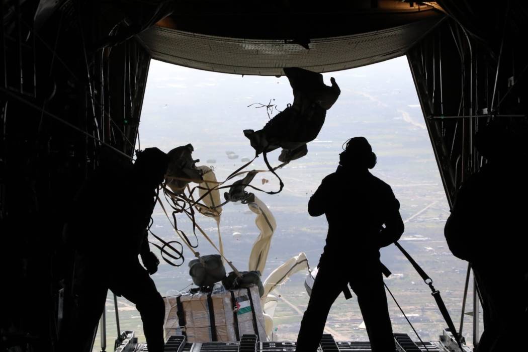 القوات المسلحة تنفذ 9 إنزالات جوية لمساعدات على غزة_صور