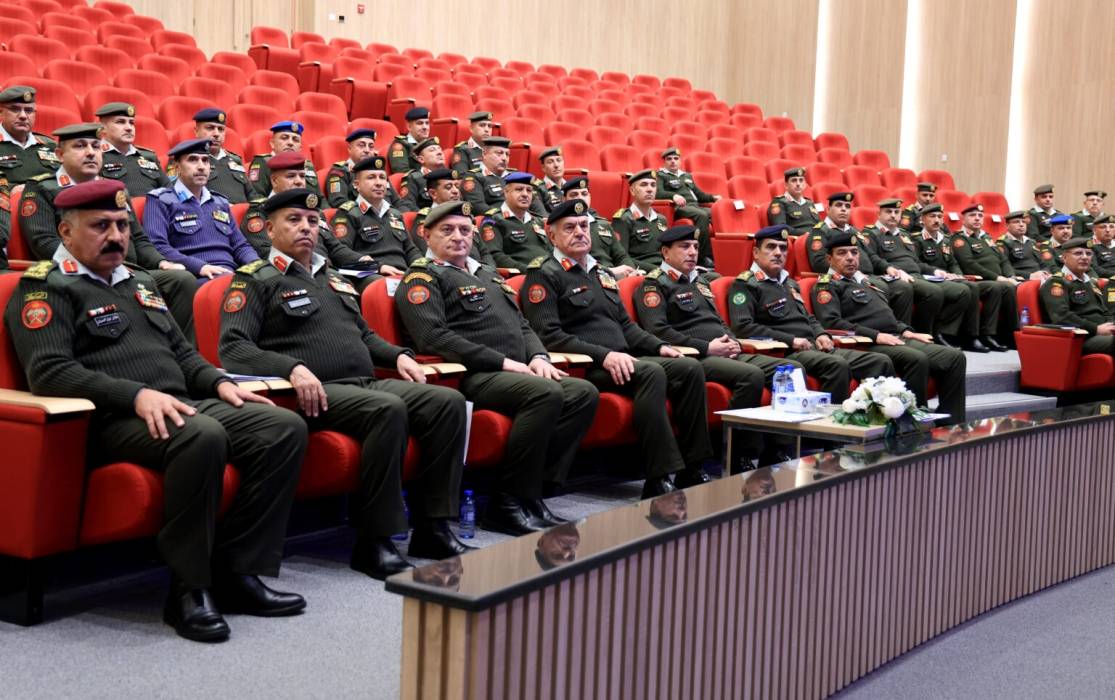 اللواء الركن الحنيطي يرعى حفل تسليم الكؤوس للتشكيلات والوحدات العسكرية