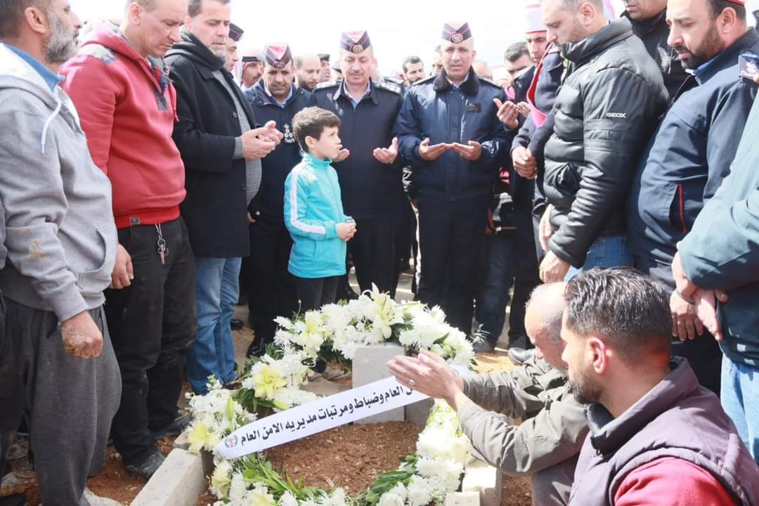 الامن العام يشيع  جثمان الوكيل نضال محمد مصطفى العمري ...صور