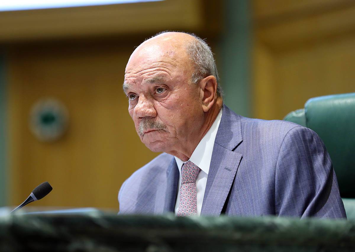 رئيس الأعيان: جهود حثيثة للملك لوقف العدوان على غزة