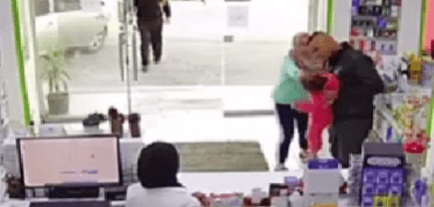 صيدلاني أردني ينقذ حياة طفلة توقف قلبها