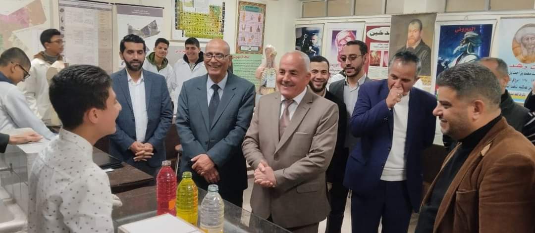 الشديفات يفتتح المعرض العلمي  في مدرسة المهلب بن ابي صفرة ...صور