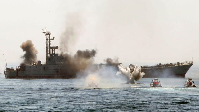 روسيا تجري تدريبات بسفن حربية مع إيران والصين