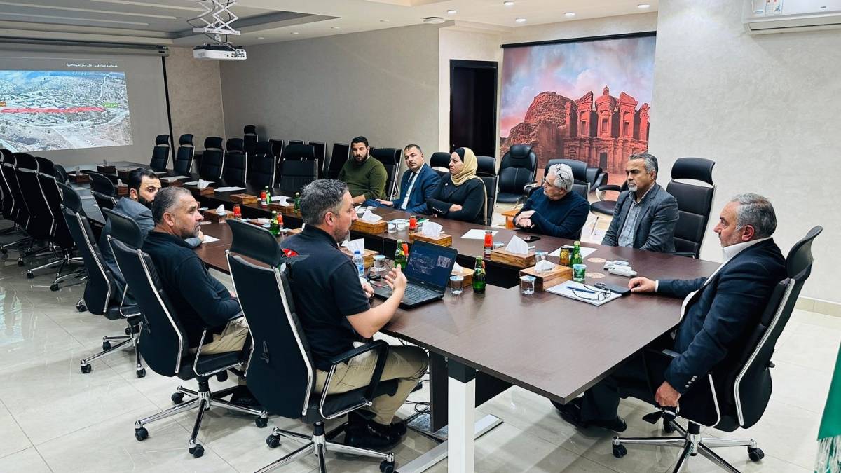 سلطة إقليم البترا والشركة الأردنية لإحياء التراث تبحثان خطط جديدة لتطوير السياحة بالبترا