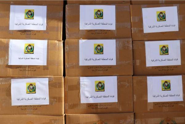 المنطقة العسكرية الشرقية توزع طرود خير على الأسر العفيفة