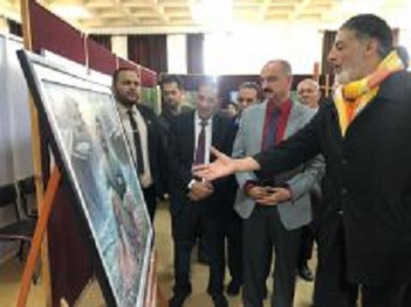 رئيس جامعة إربد الأهلية يرعى افتتاح معرض الإبداع الفني في الجامعة