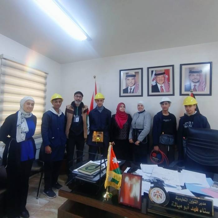 مدرسة عبد الحميد شرف الصناعية تنظم حملة صيانة للمجتمع المحلي