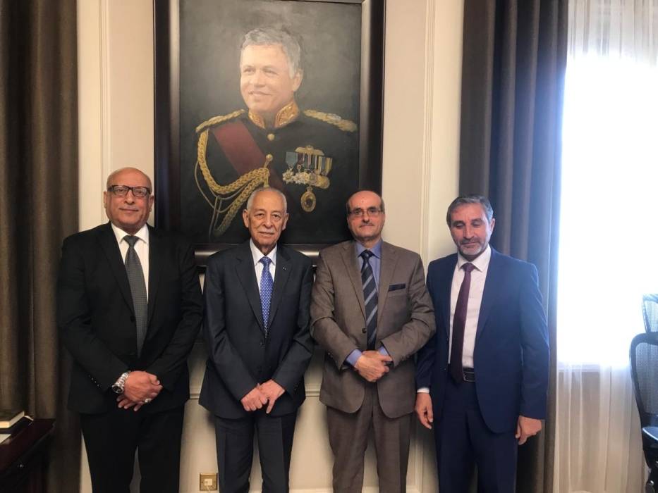 رئيس الديوان الملكي العيسوي يستقبل البدور ....صور