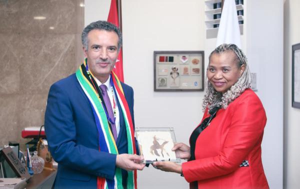 بحث التعاون بين سلطة العقبة وسفارة جنوب إفريقيا
