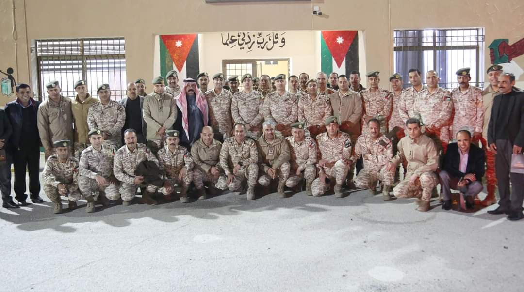 مدير التربية والتعليم والثقافة العسكرية يشارك شعبة الجنوب ومدراء مدارسها مأدبة الافطار...صور