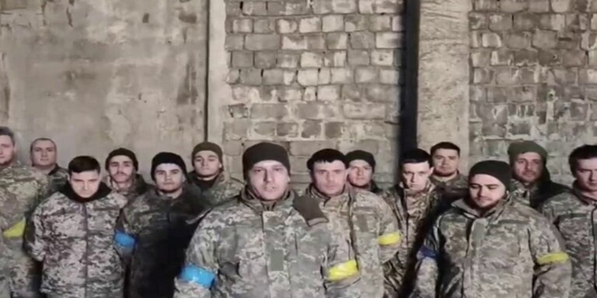استسلام مجموعة من العسكريين الأوكرانيين للجيش الروسي