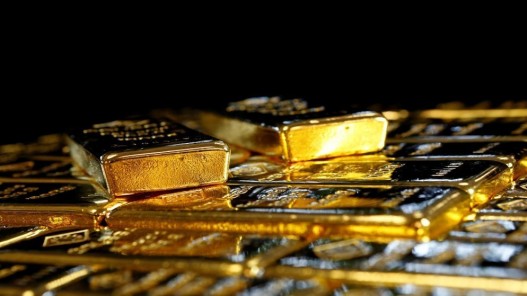 الذهب يحلق لمستوى غير مسبوق بعد تمسك المركزي الأميركي بمساره للفائدة