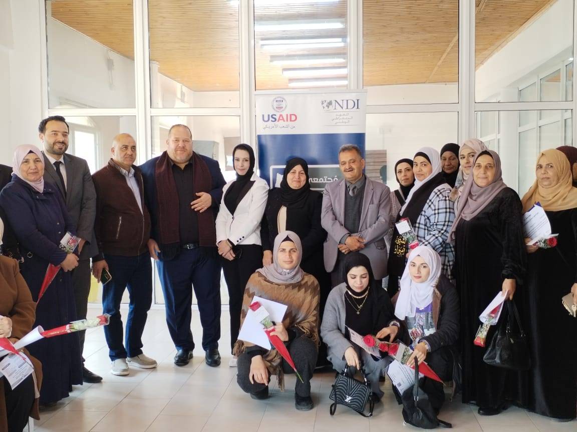 كفرنجة: تخريج 30 سيدة شاركن بصيانة طريق السد