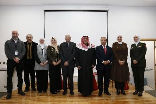 جلسة حواريّة شارك بها أبطال من معركة الكرامة الفريق الركن غازي الطيّب في جامعة الحسين