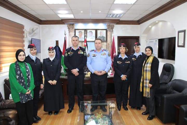 العميد  الشرايدة يكرم  مرتبات الشرطة النسائيه في مديرية نجدة العاصمة