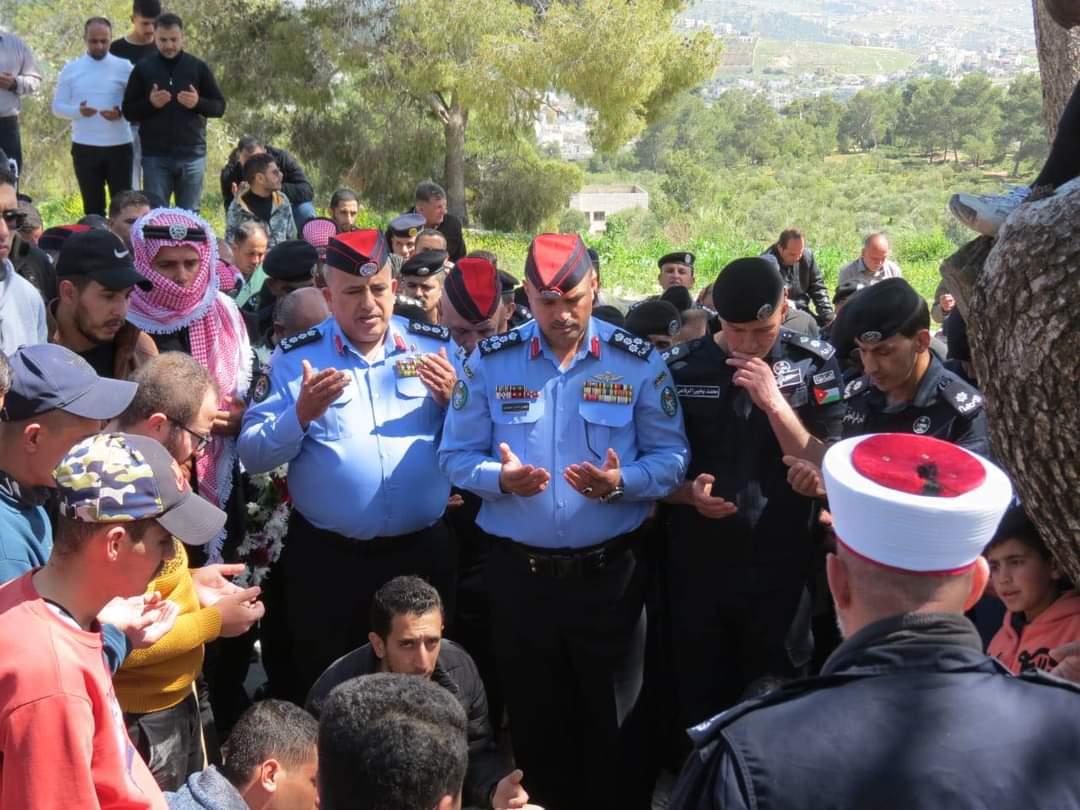 العميد العبادي يشارك في تشييع جثمان الملازم أول مصطفى احمد  ابو زيد...صور