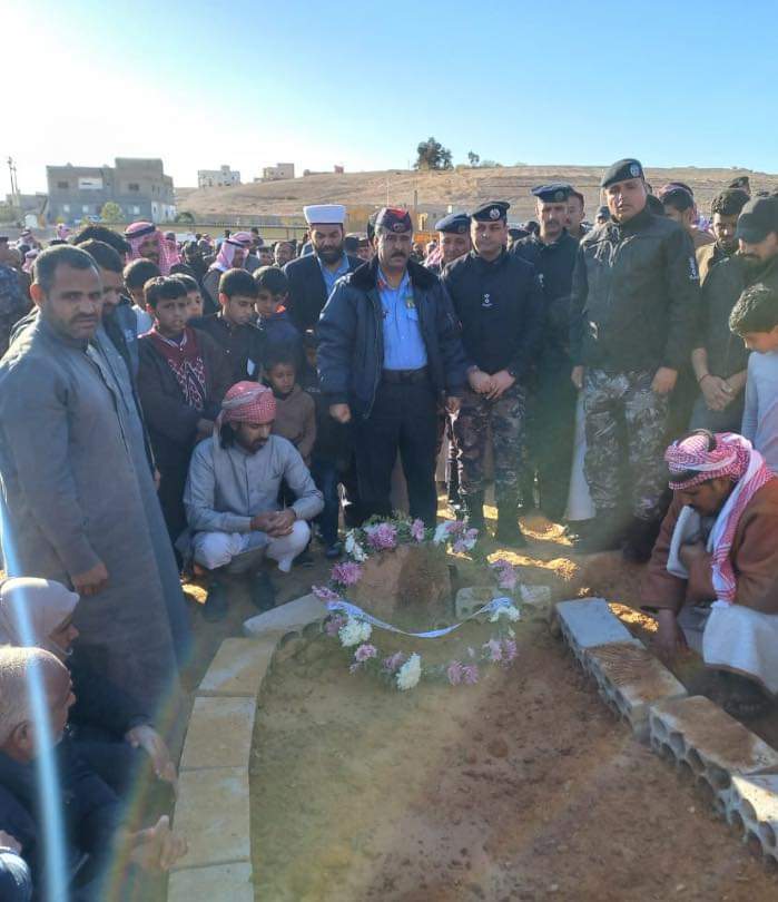 العقيد العبوس يشارك في تشييع جثمان الوكيل نايل علي هويمل البطونية