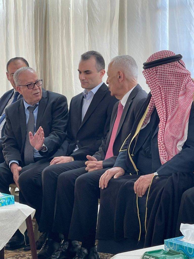 مندوبا عن الملك وولي العهد.. العيسوي يعزي عشيرة التميمي – هام ...صور