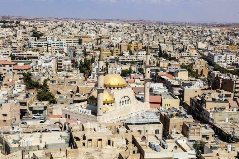 بلدية مادبا تمدد دوام رخص المهن للتسهيل على التجار