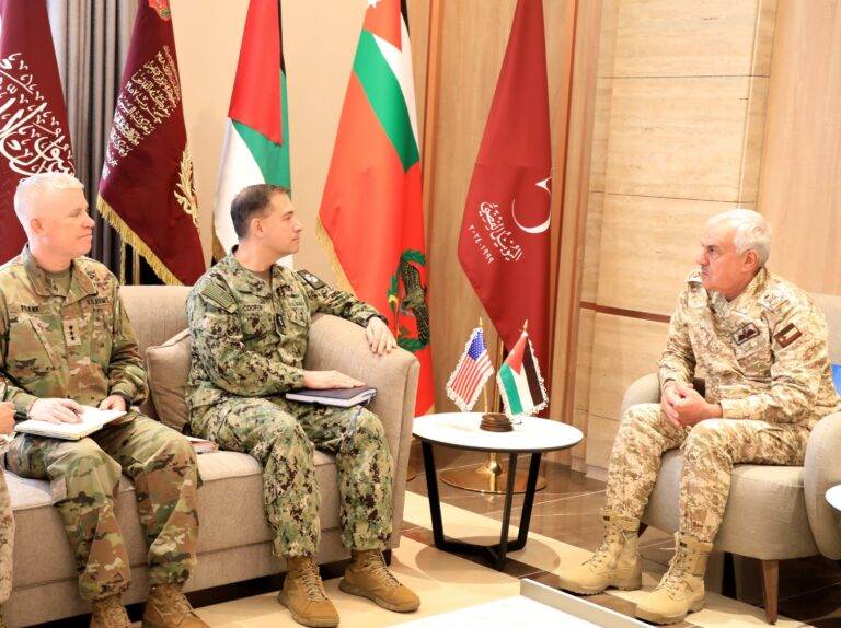 رئيس هيئة الأركان المشتركة يستقبل نائب قائد القيادة المركزية الأمريكية