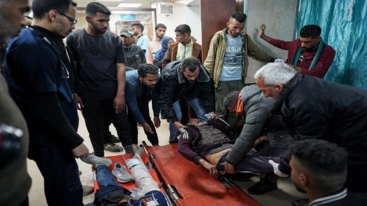 الحرب تتواصل في غزة رغم قرار مجلس الأمن الدولي الداعي لوقف إطلاق النار