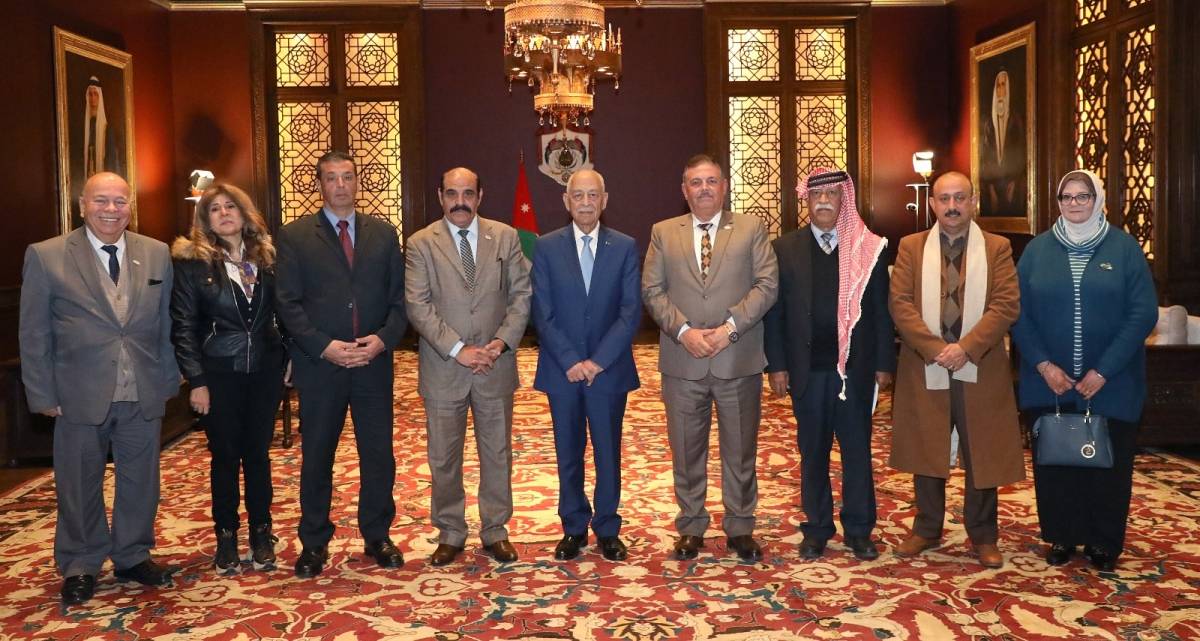 رئيس الديوان الملكي الهاشمي يتلقي وفدا من اتحاد الكتاب والأدباء...صور