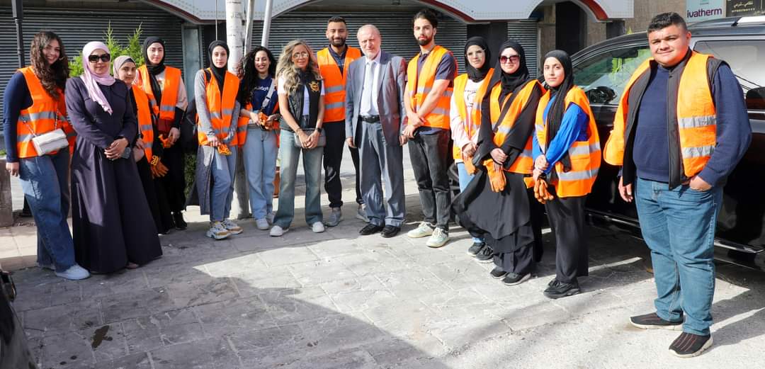 الكوفحي يشارك  مبادرة طلابية لدهان عدد من ارصفة شوارع الملك عبد الله  باربد ...صور