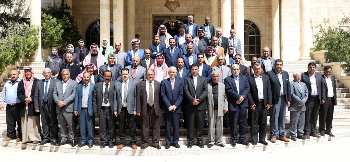 رئيس الديوان الملكي يلتقي وفدا من بنات وأبناء منطقة الباسلية...صور