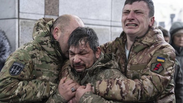 الصحف الفرنسية: تصاعد غضب الجنود الأوكرانيين المشوهين جراء الحرب