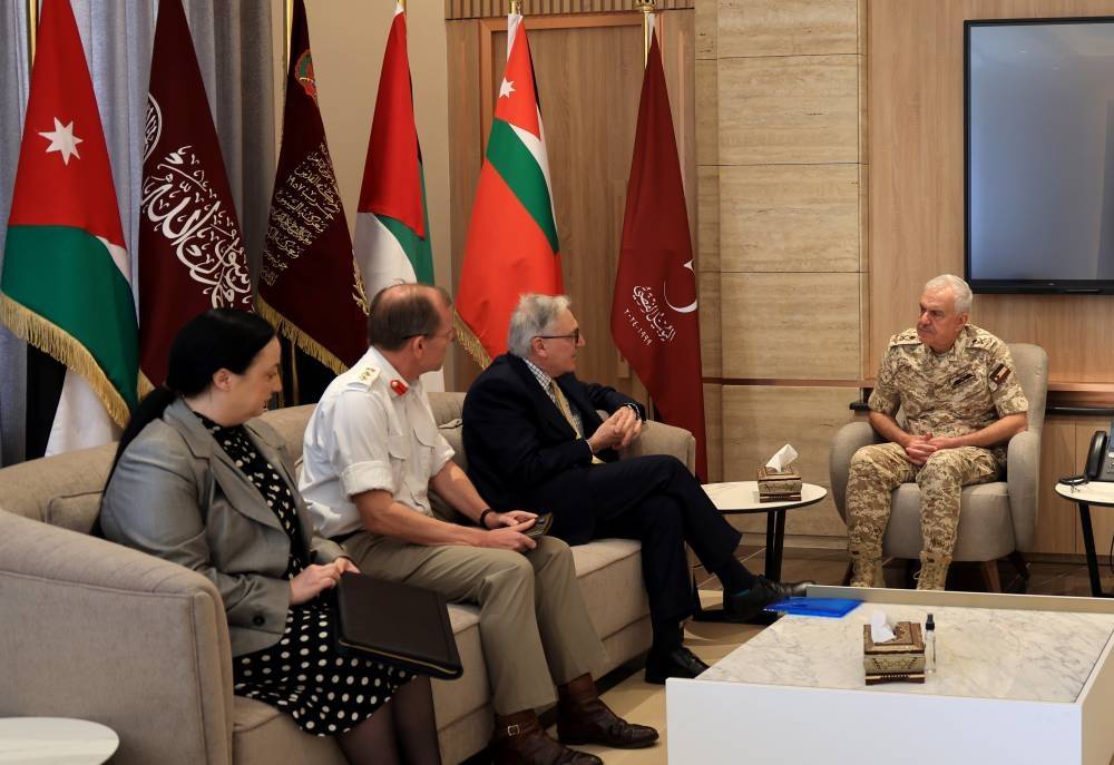 الحنيطي يستقبل وفدا بريطانياً من جامعة أكسفورد