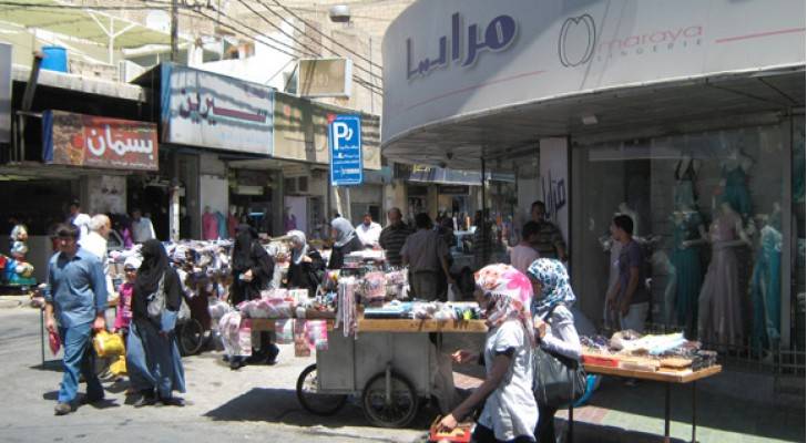 أسواق إربد.. حركة شرائية دون المتوسط وتجار يحدوهم الأمل