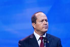 وزير الاقتصاد الإسرائيلي لبلومبيرغ: قطر مخادعة ولا نثق بوساطتها مع حماس