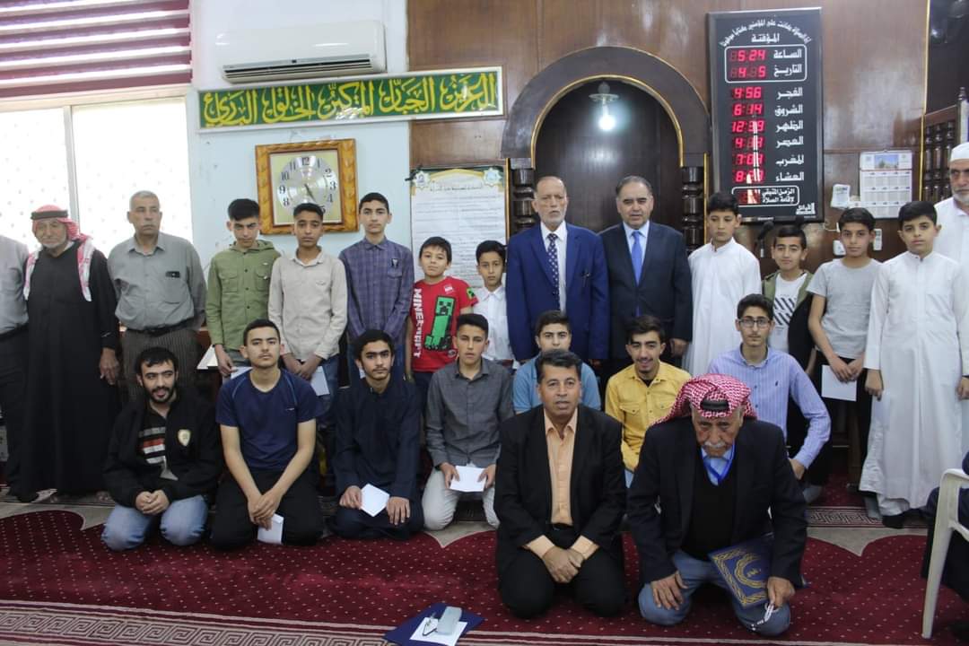 ملتقى الشفا  الثقافي يكرم كوكبة من حفظة القرآن الكريم ...صور