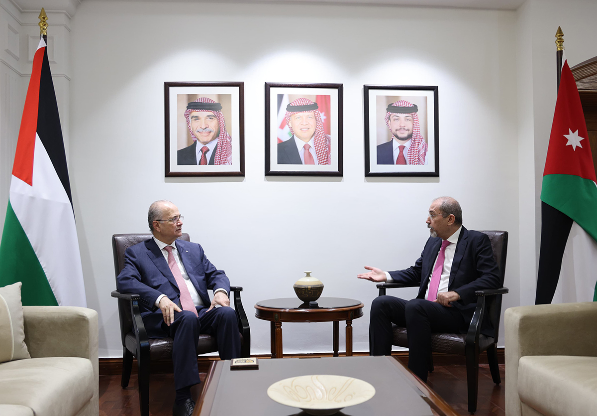 Foreign Minister Meets Palestinian Prime Minister