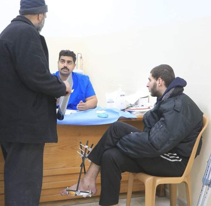 طبيبًا أردنيًا في مستسفى الميداني الاردني في غزة يعايد الأردنيين خلال عيد الفطر السعيد